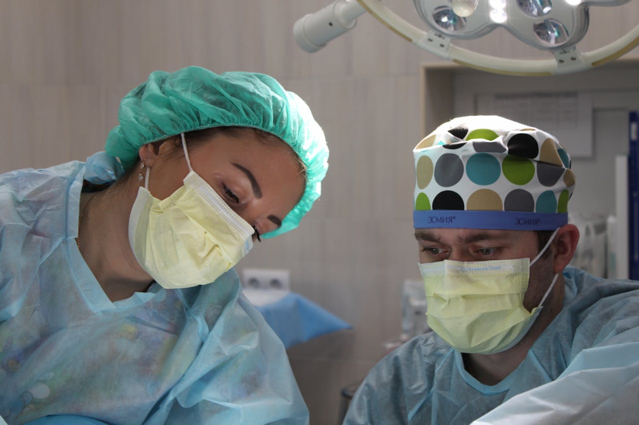 The Art of Drawing Readers In: Your attractive post title goes here Surgeons performing surgery